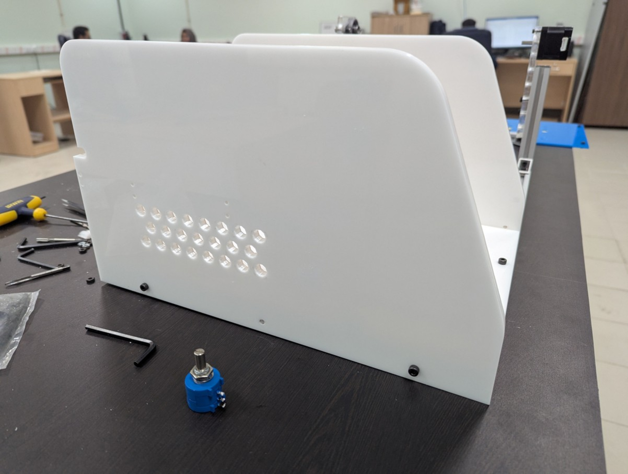 External case design of electrospinner
